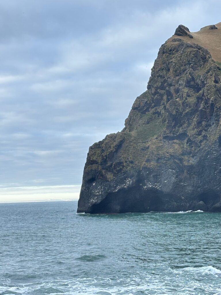 islandia-costa-penhasco